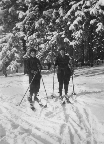 Schifahrerinnen 1929