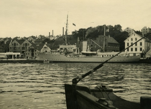 Stavanger 1938, Hafen - deutsches Fischereischutzboot "Elbe"