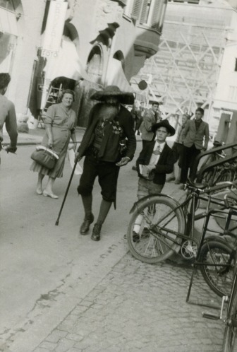 Kufstein 1957, Mann in Tracht