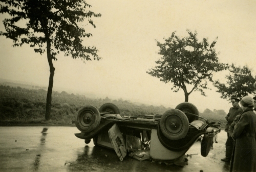 Pkw 1937, Verkehrsunfall auf dem "Hellweg" bei Lippstadt