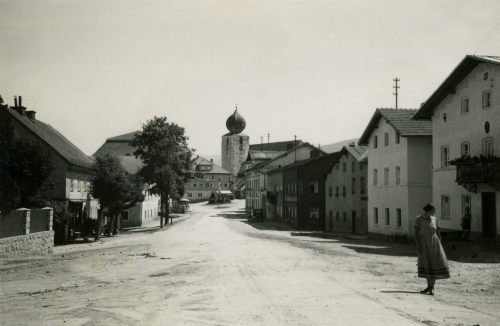 Lam 1933, Dorfstraße