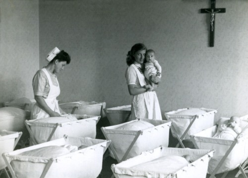 Krankenschwester 1948, im Säuglingspraktikum